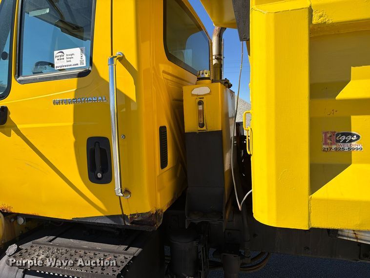 image for item FK4201 2006 International 7400 dump truck