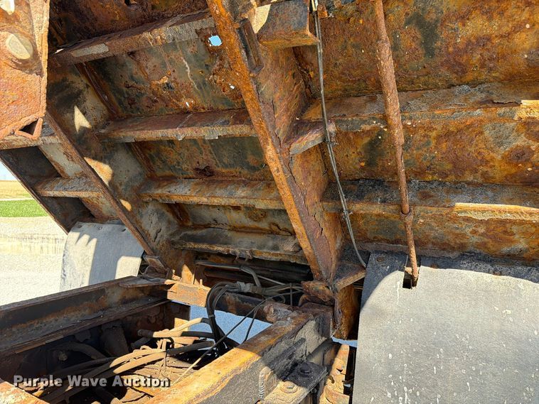 image for item FK4201 2006 International 7400 dump truck