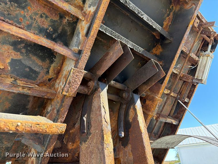 image for item FK4201 2006 International 7400 dump truck