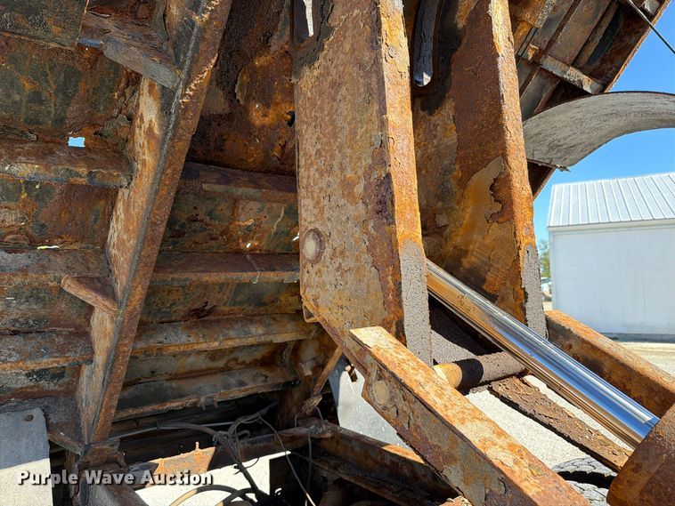 image for item FK4201 2006 International 7400 dump truck