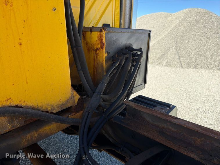 image for item FK4201 2006 International 7400 dump truck
