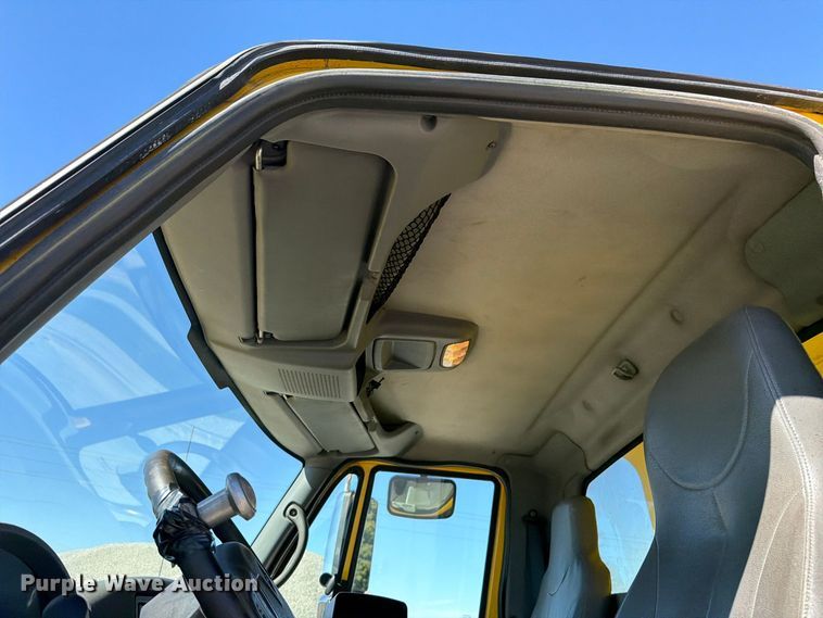 image for item FK4201 2006 International 7400 dump truck