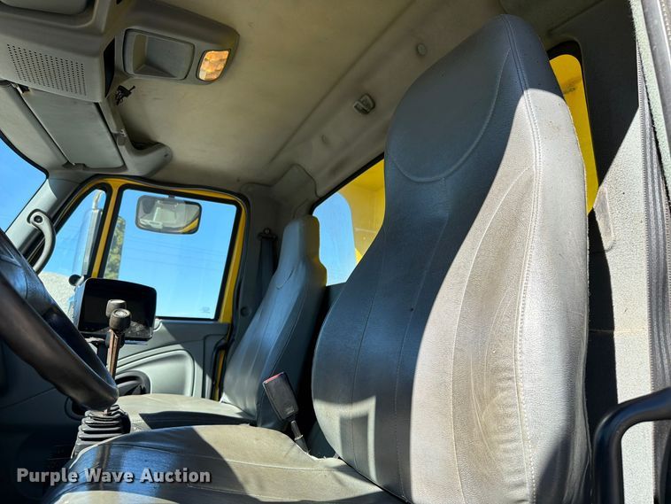 image for item FK4201 2006 International 7400 dump truck