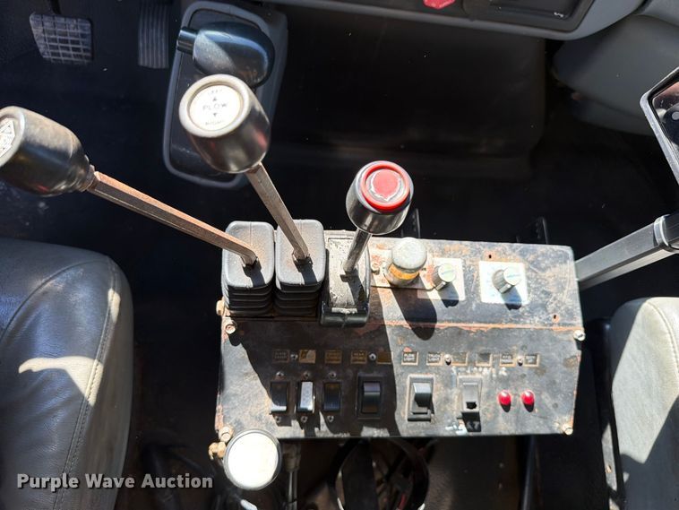 image for item FK4201 2006 International 7400 dump truck
