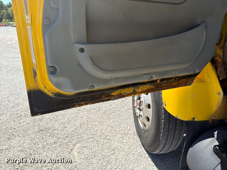 image for item FK4201 2006 International 7400 dump truck