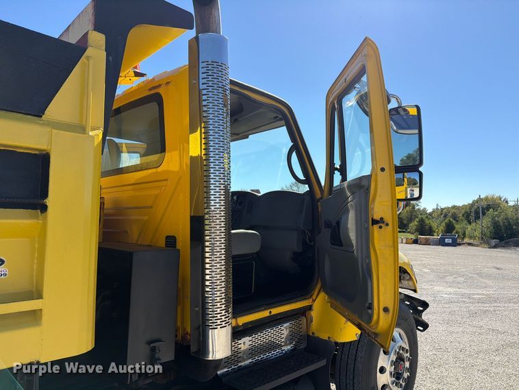 image for item FK4201 2006 International 7400 dump truck