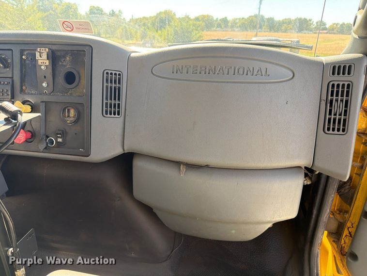 image for item FK4201 2006 International 7400 dump truck