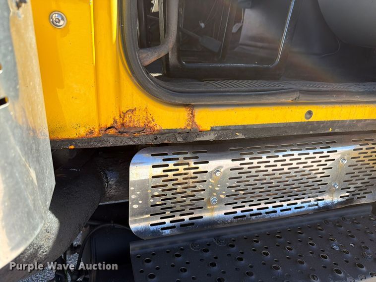 image for item FK4201 2006 International 7400 dump truck