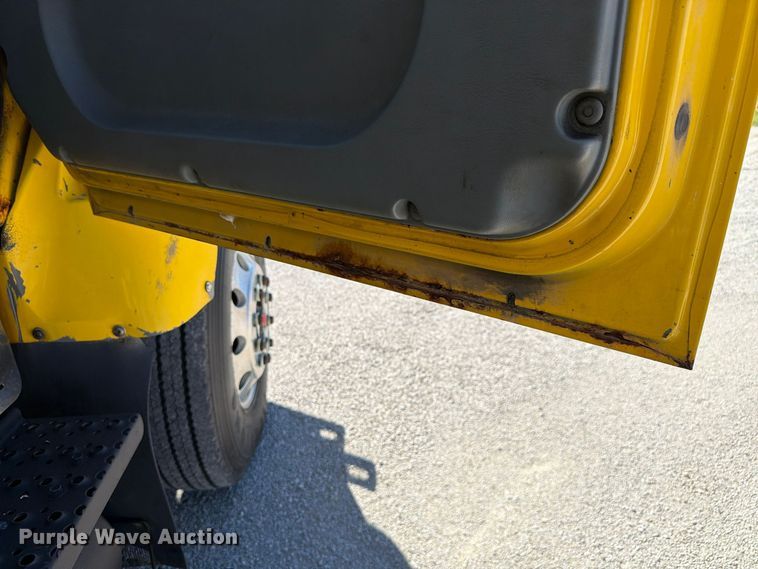 image for item FK4201 2006 International 7400 dump truck