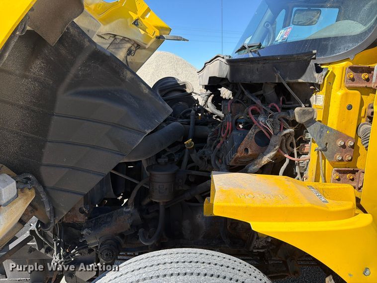 image for item FK4201 2006 International 7400 dump truck