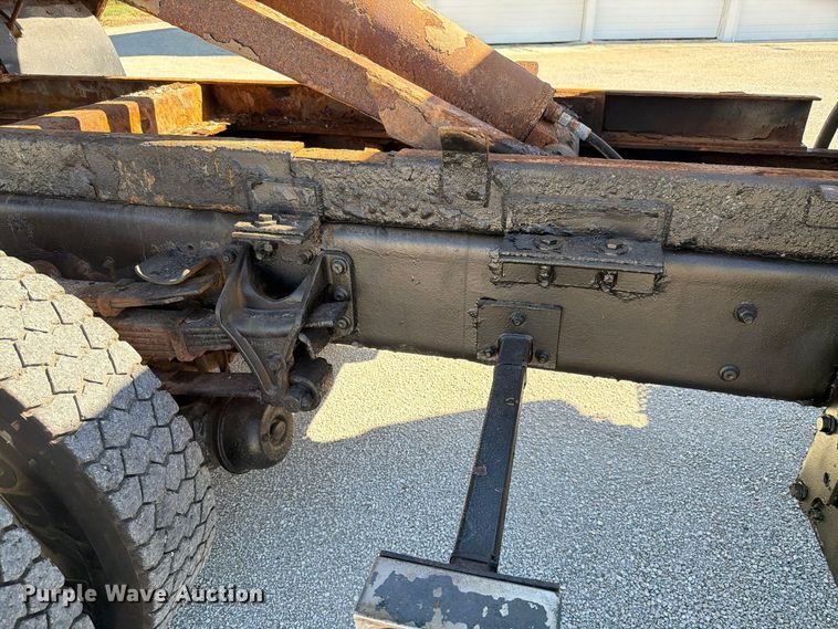 image for item FK4201 2006 International 7400 dump truck