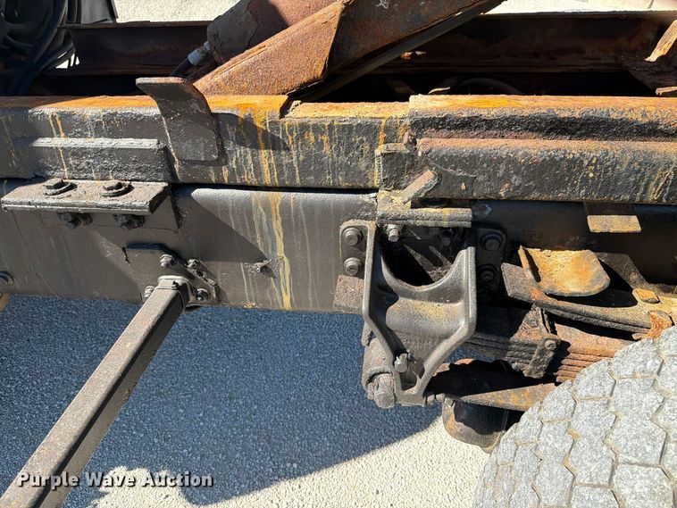 image for item FK4201 2006 International 7400 dump truck