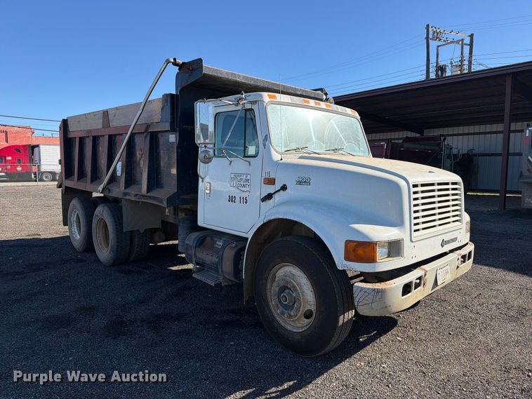 image for item FK5286 2001 International F4900 dump truck