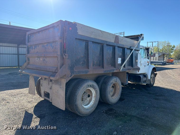 image for item FK5286 2001 International F4900 dump truck