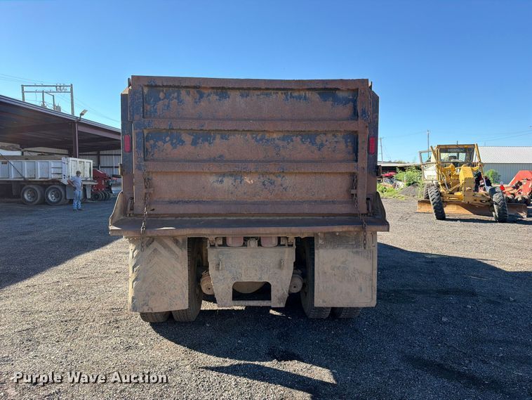 image for item FK5286 2001 International F4900 dump truck
