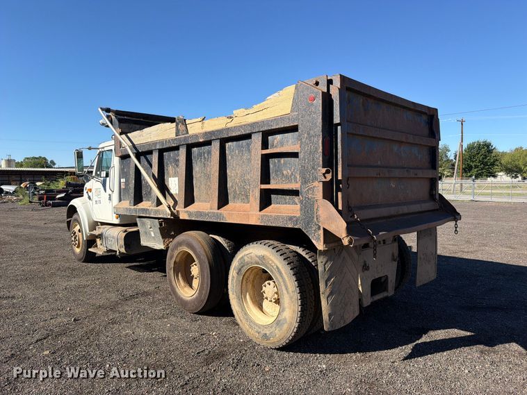 image for item FK5286 2001 International F4900 dump truck