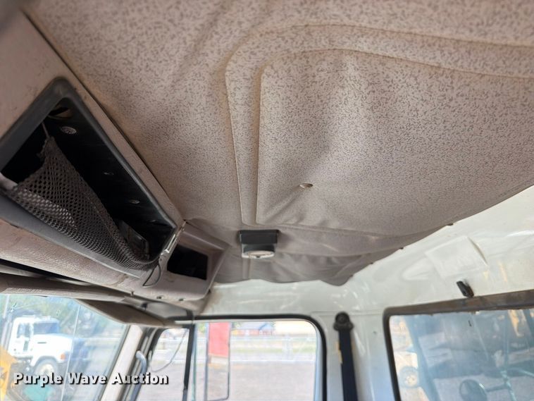 image for item FK5286 2001 International F4900 dump truck
