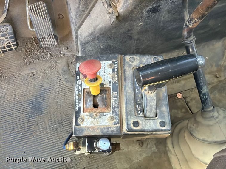 image for item FK5286 2001 International F4900 dump truck