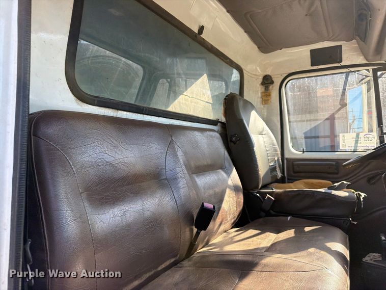 image for item FK5286 2001 International F4900 dump truck