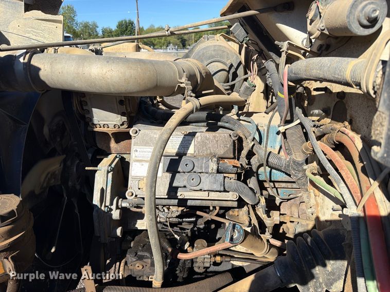 image for item FK5286 2001 International F4900 dump truck