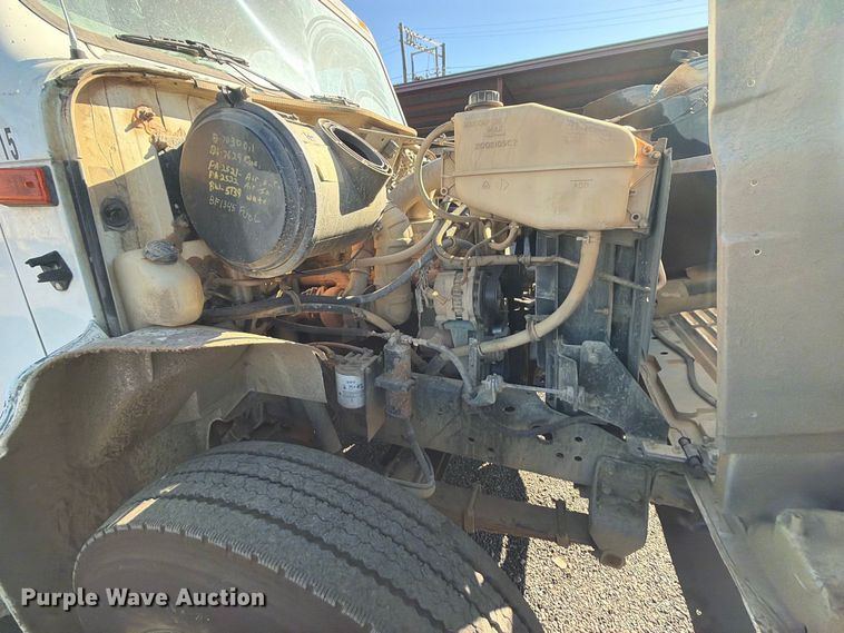 image for item FK5286 2001 International F4900 dump truck