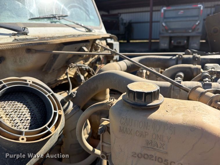image for item FK5286 2001 International F4900 dump truck