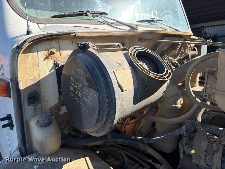 image for item FK5286 2001 International F4900 dump truck
