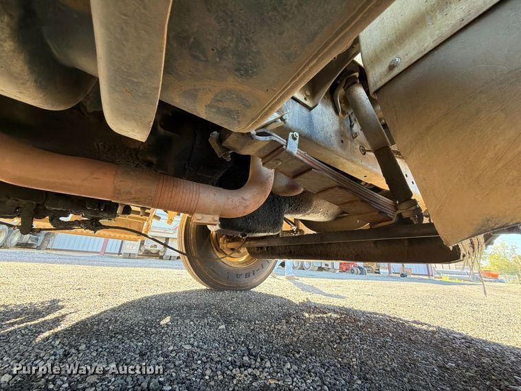 image for item FK5286 2001 International F4900 dump truck
