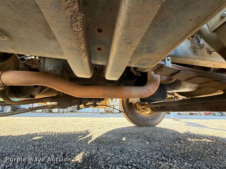 image for item FK5286 2001 International F4900 dump truck
