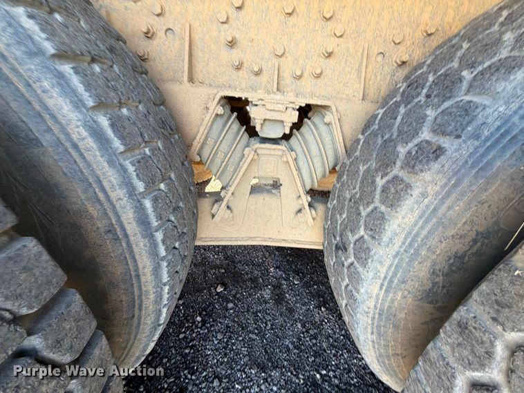 image for item FK5286 2001 International F4900 dump truck