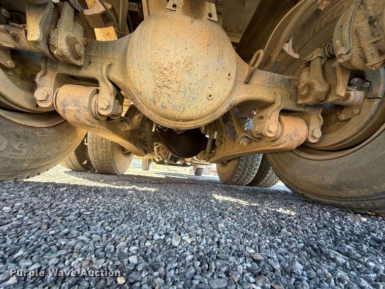 image for item FK5286 2001 International F4900 dump truck