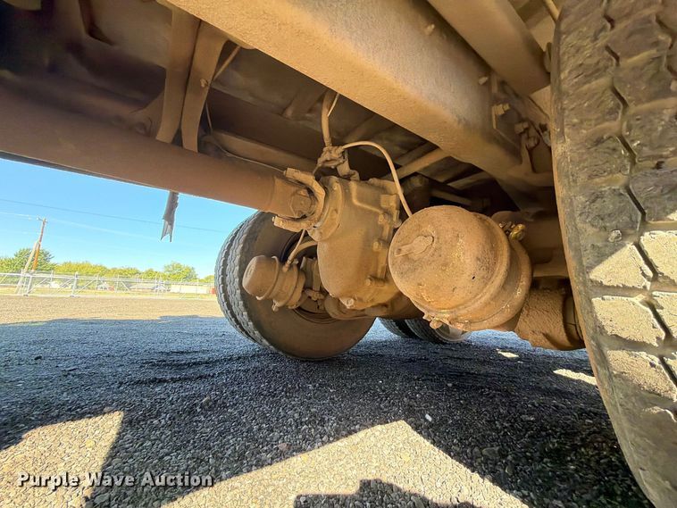 image for item FK5286 2001 International F4900 dump truck