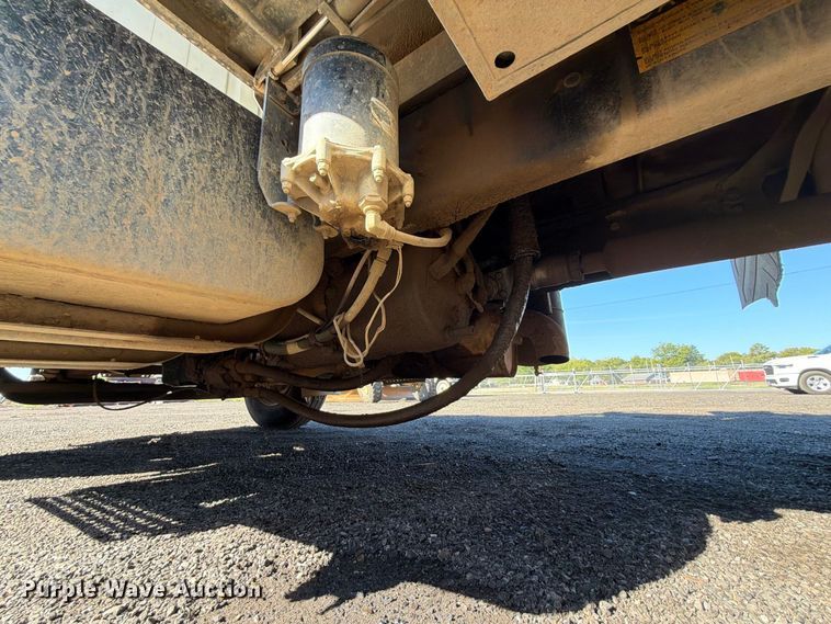 image for item FK5286 2001 International F4900 dump truck