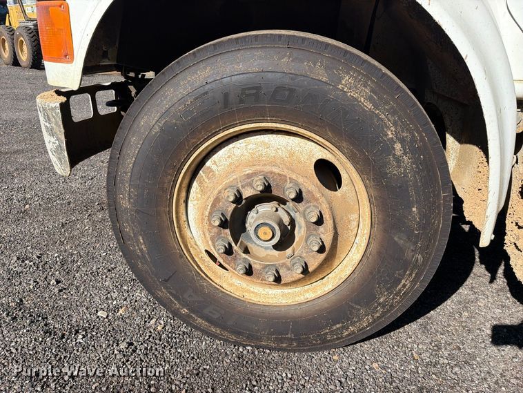 image for item FK5286 2001 International F4900 dump truck