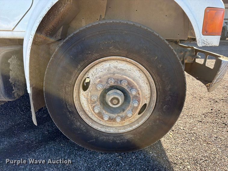 image for item FK5286 2001 International F4900 dump truck