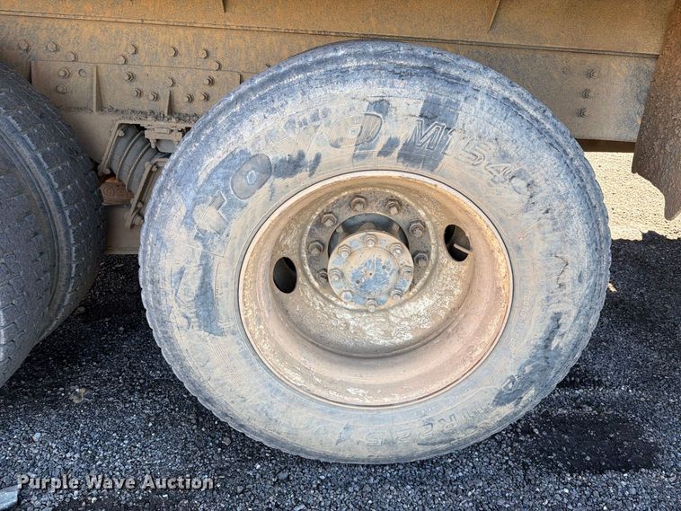 image for item FK5286 2001 International F4900 dump truck