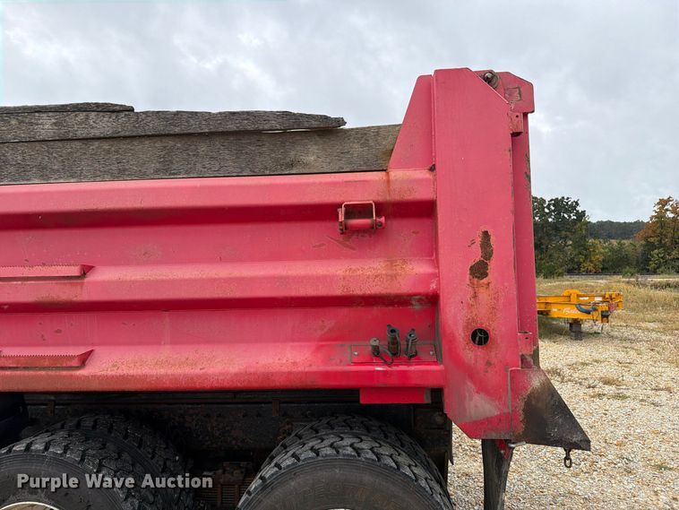 image for item FM6548 2018 International 7500 dump truck