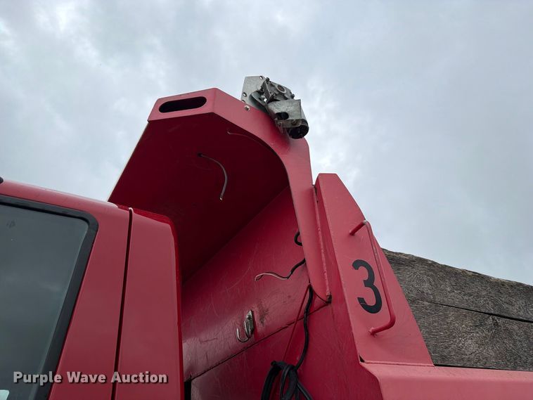 image for item FM6548 2018 International 7500 dump truck