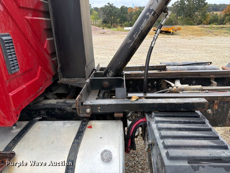 image for item FM6548 2018 International 7500 dump truck