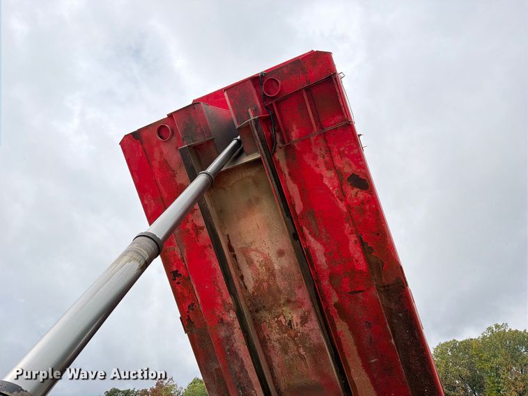 image for item FM6548 2018 International 7500 dump truck