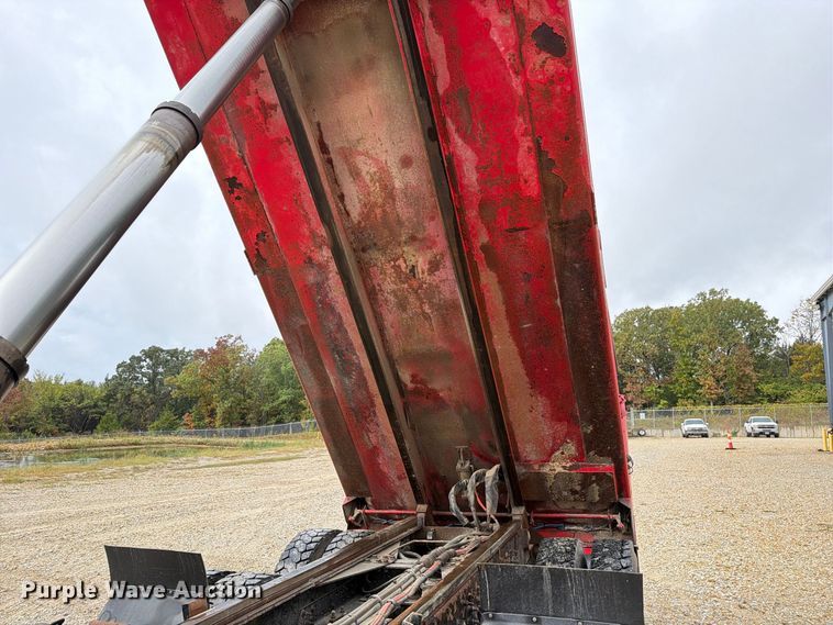 image for item FM6548 2018 International 7500 dump truck