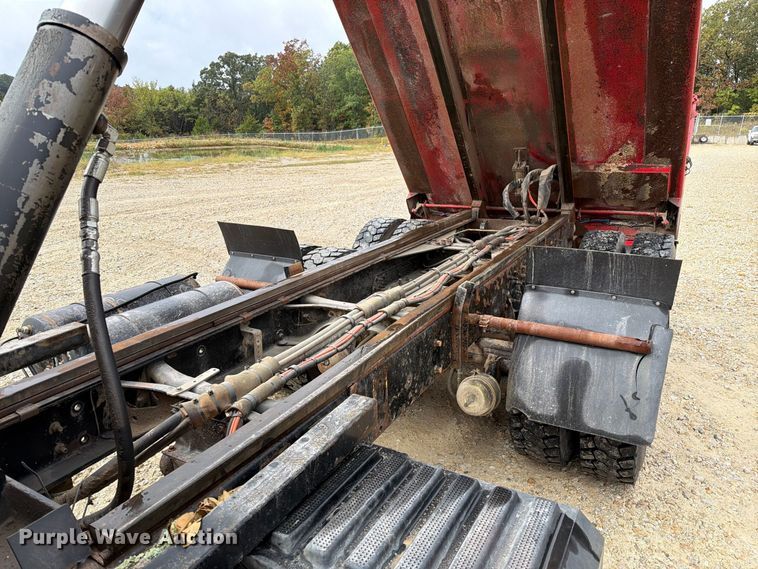 image for item FM6548 2018 International 7500 dump truck