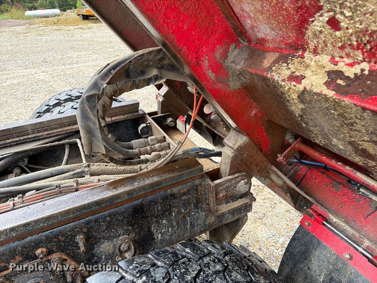 image for item FM6548 2018 International 7500 dump truck