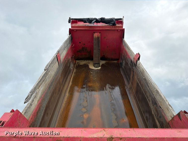 image for item FM6548 2018 International 7500 dump truck
