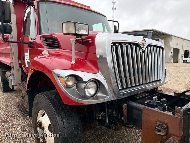 image for item FM6549 2018 International 7500 dump truck