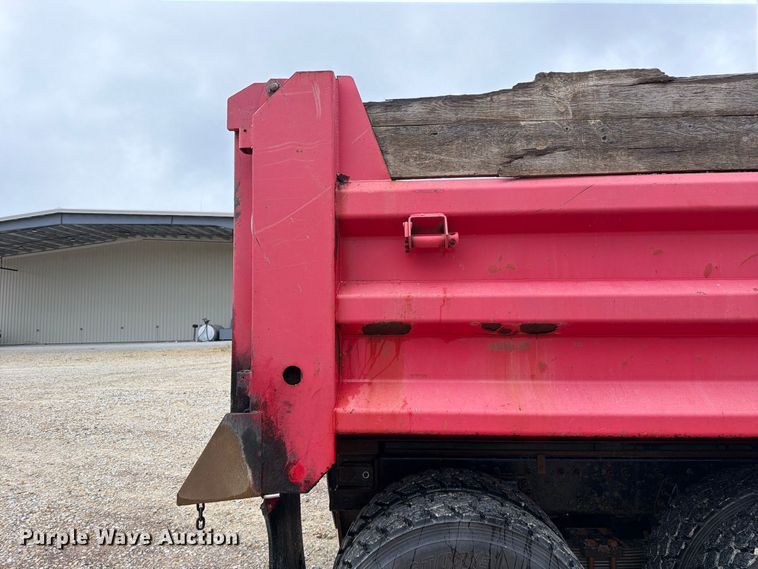 image for item FM6549 2018 International 7500 dump truck
