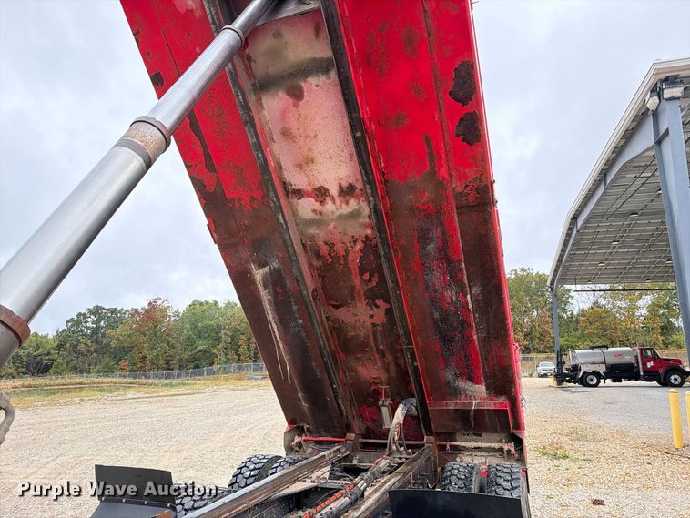 image for item FM6549 2018 International 7500 dump truck