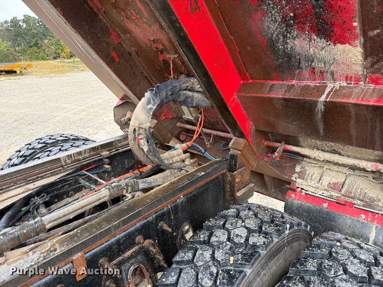 image for item FM6549 2018 International 7500 dump truck
