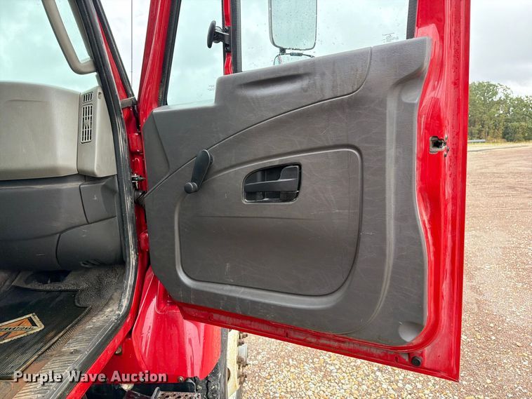 image for item FM6549 2018 International 7500 dump truck