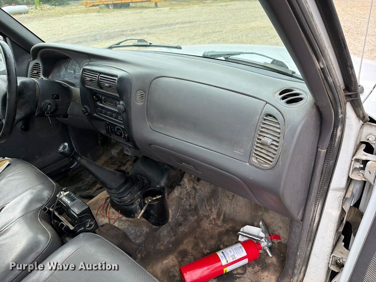 image for item FM6552 2002 Ford Ranger pickup truck